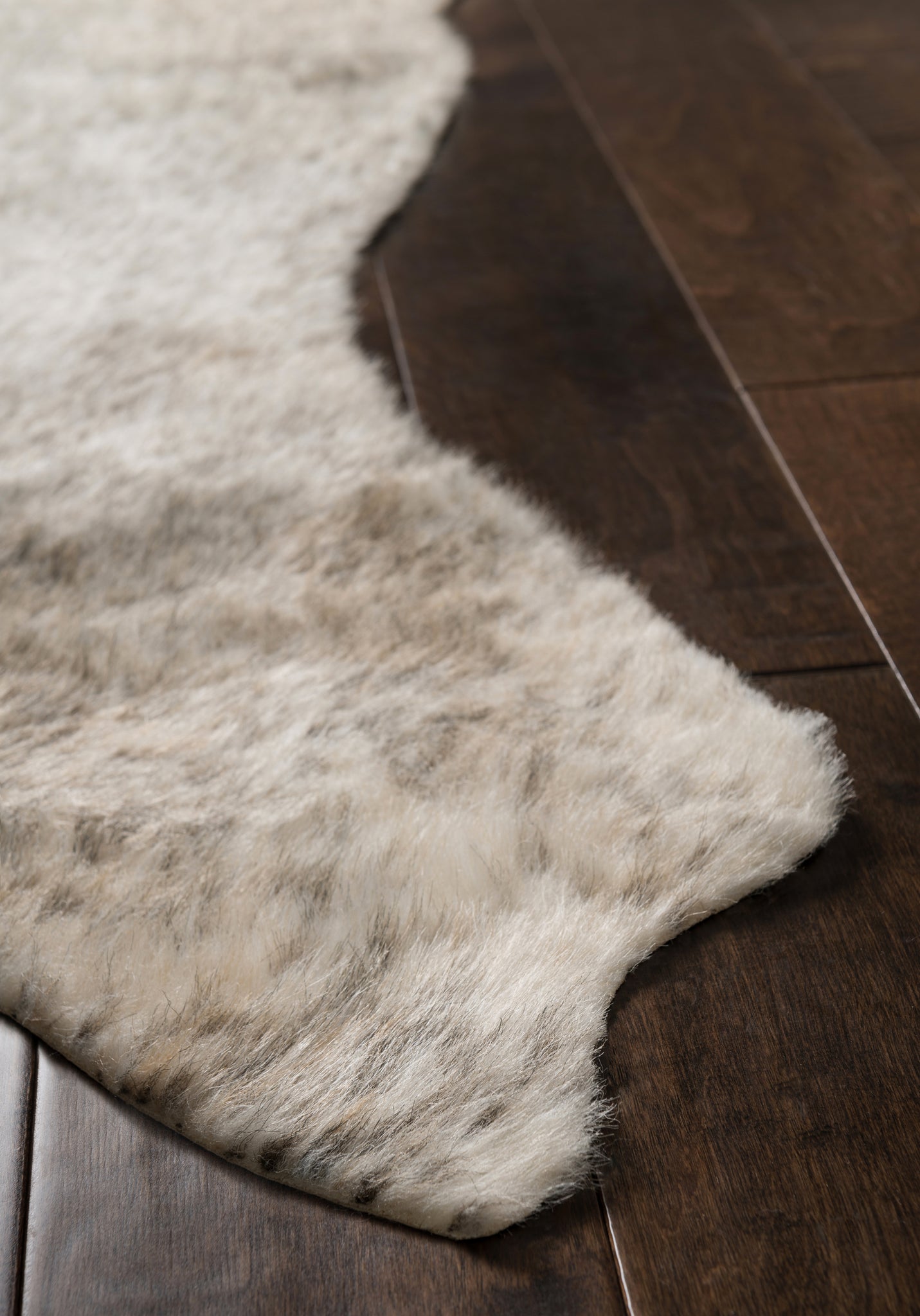 Grand Canyon Grey / Ivory shown from another angle.