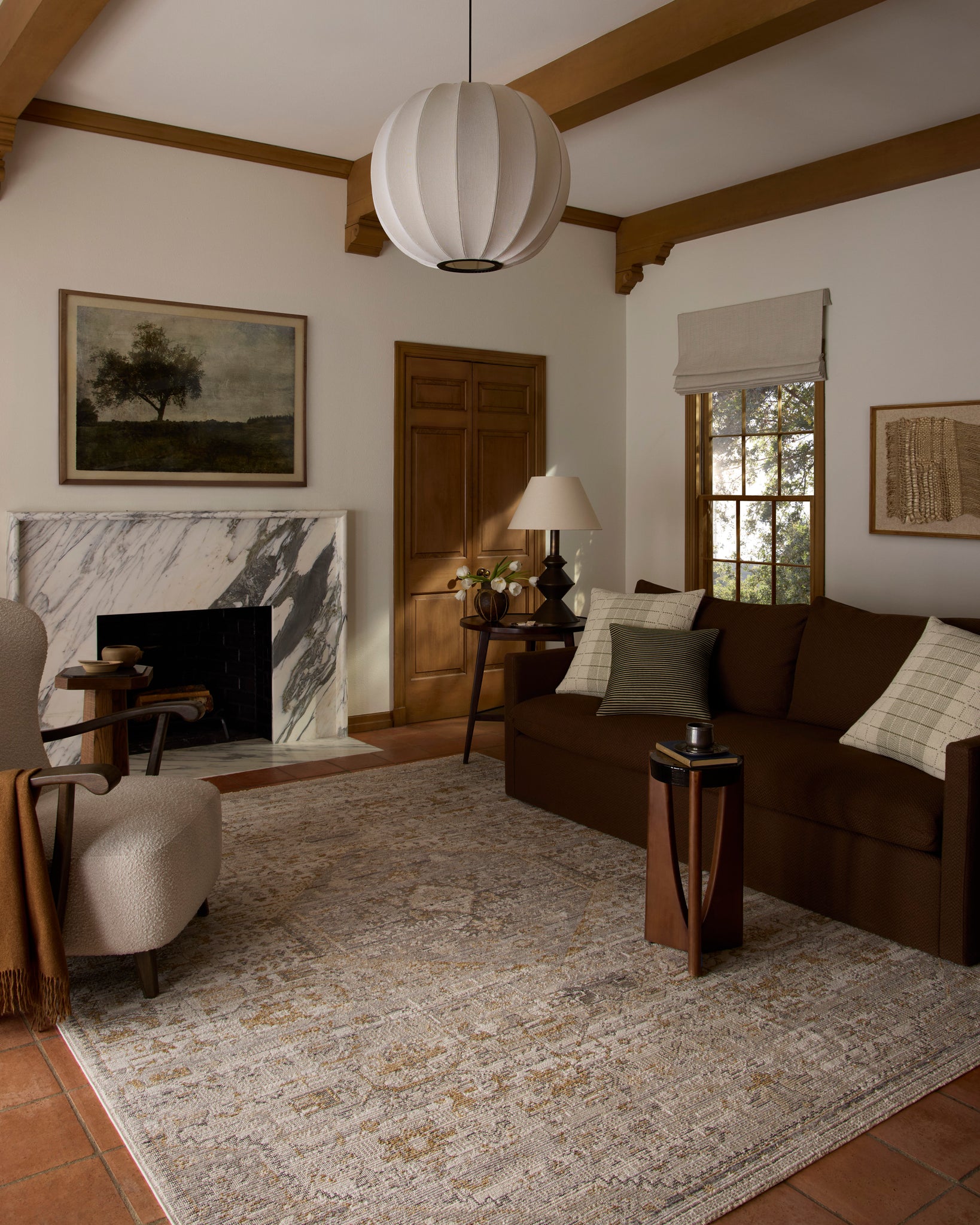 Milena Ivory / Ochre shown from another angle.