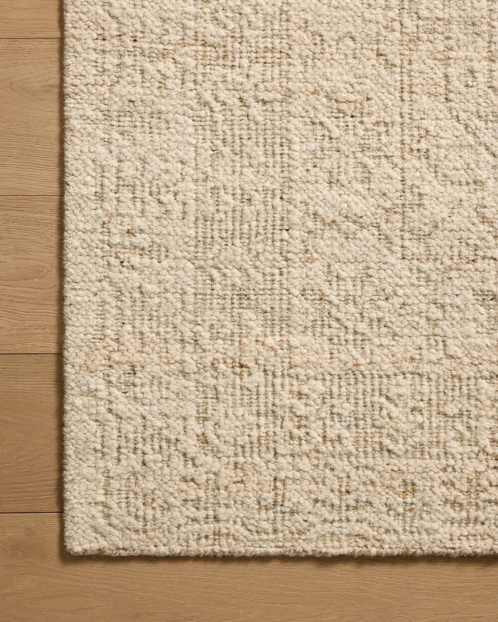 Novi Fog / Stone shown from a different angle to reveal its pattern.