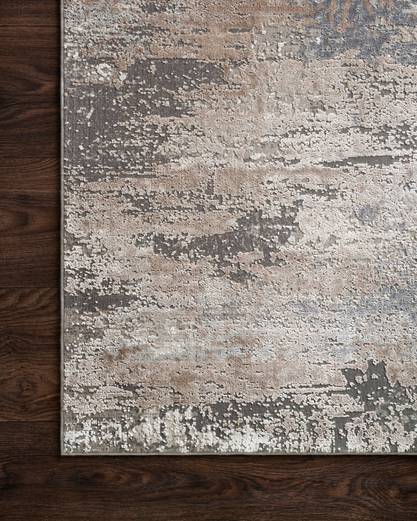 Side view of the Sienne Ivory / Sand rug.