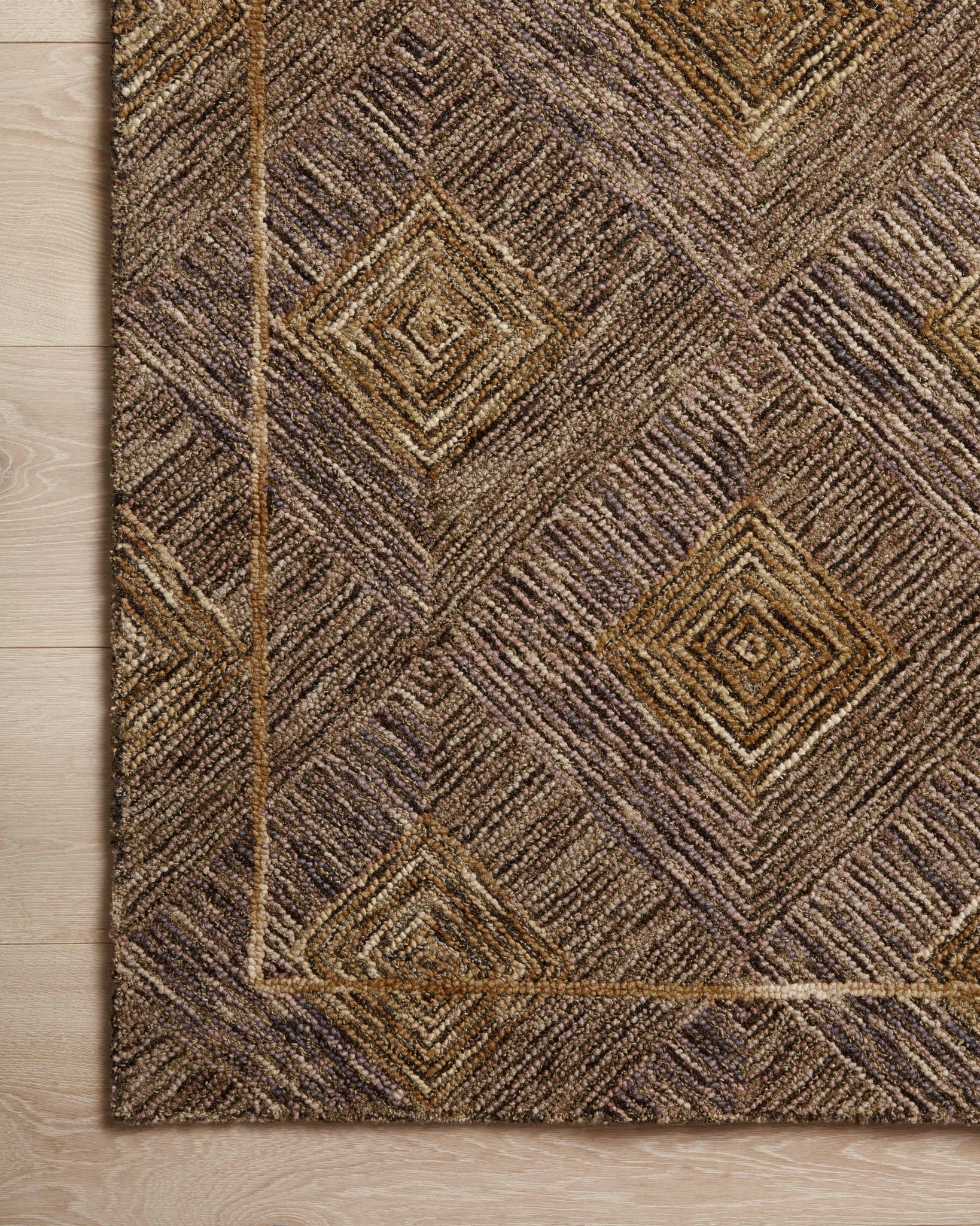 Varena Plum / Gold shown from a different angle to reveal its pattern.