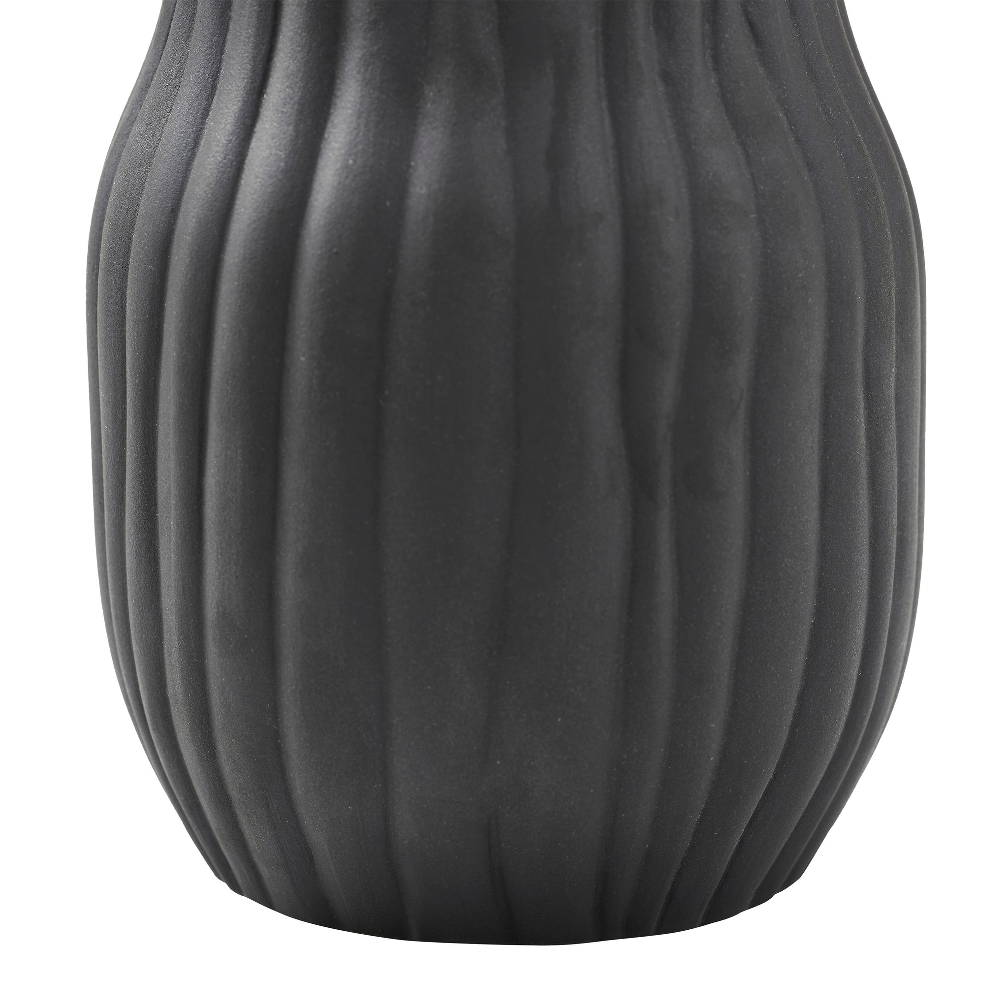 Nocera Vase by Renwil, close-up of the ribbed texture on the black ceramic vase