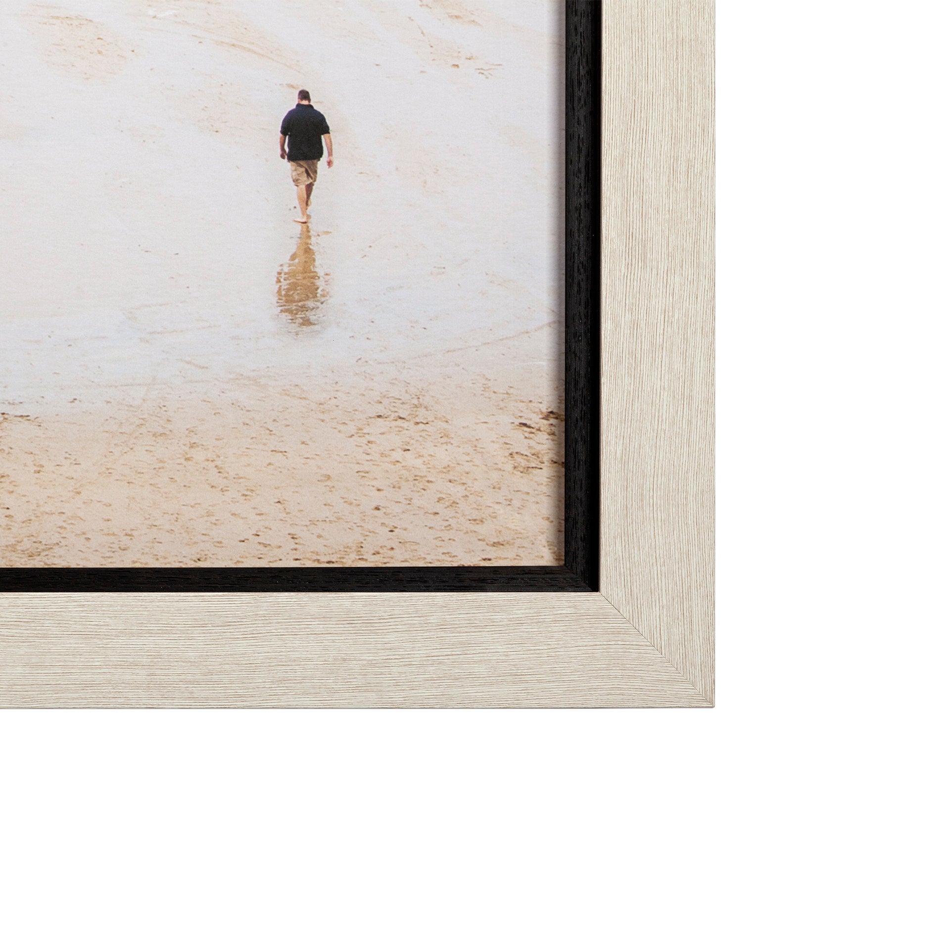 Summer Sands II shown from a different angle to reveal its silhouette.