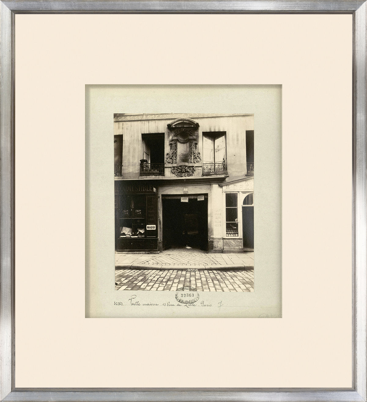 Rue De Paris – Vieille Maison wall art featuring a vintage black and white photograph of a Parisian building.
