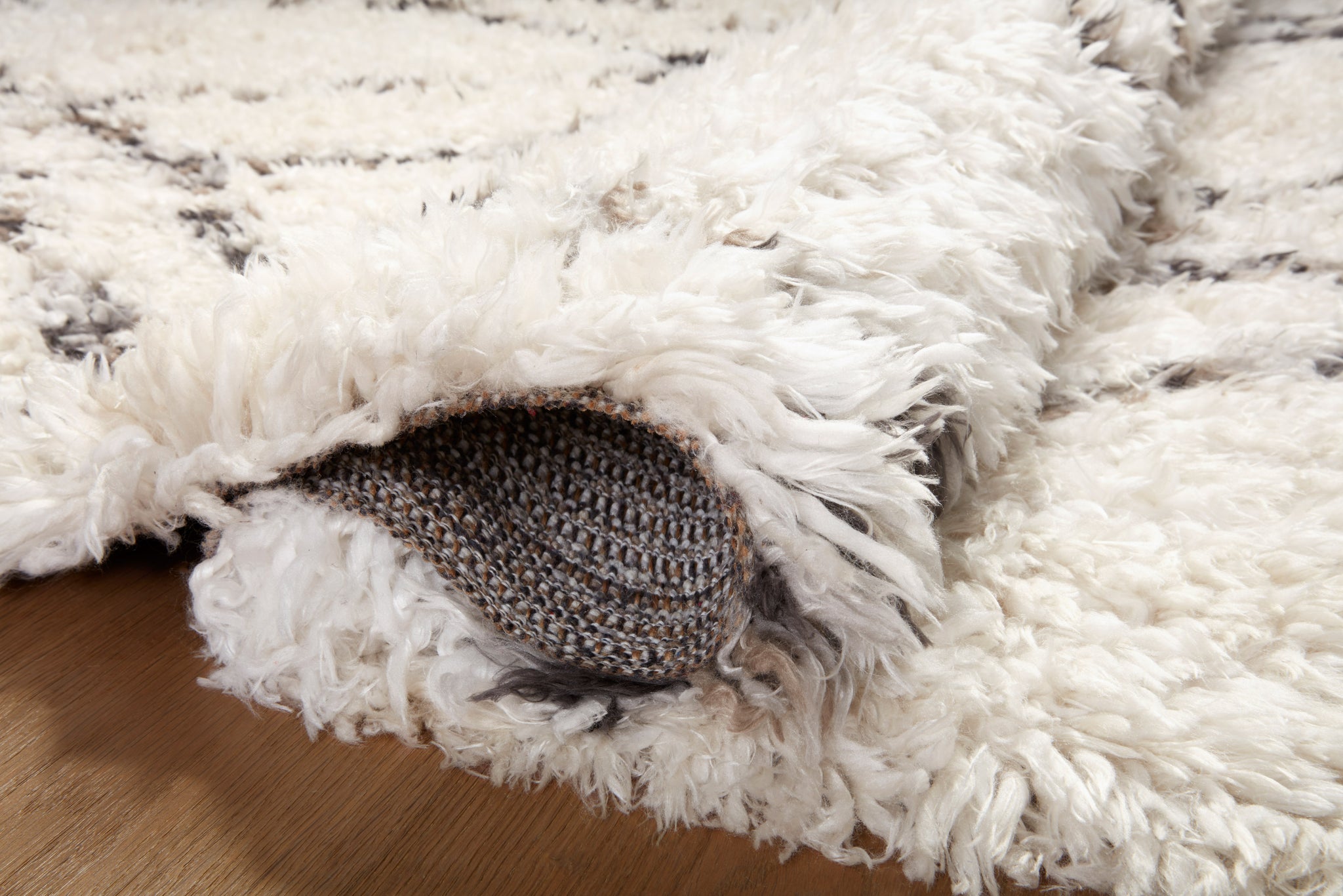 Amira Ivory / Bark shown from another angle.