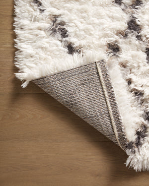 Amira Ivory / Bark shown from another angle.