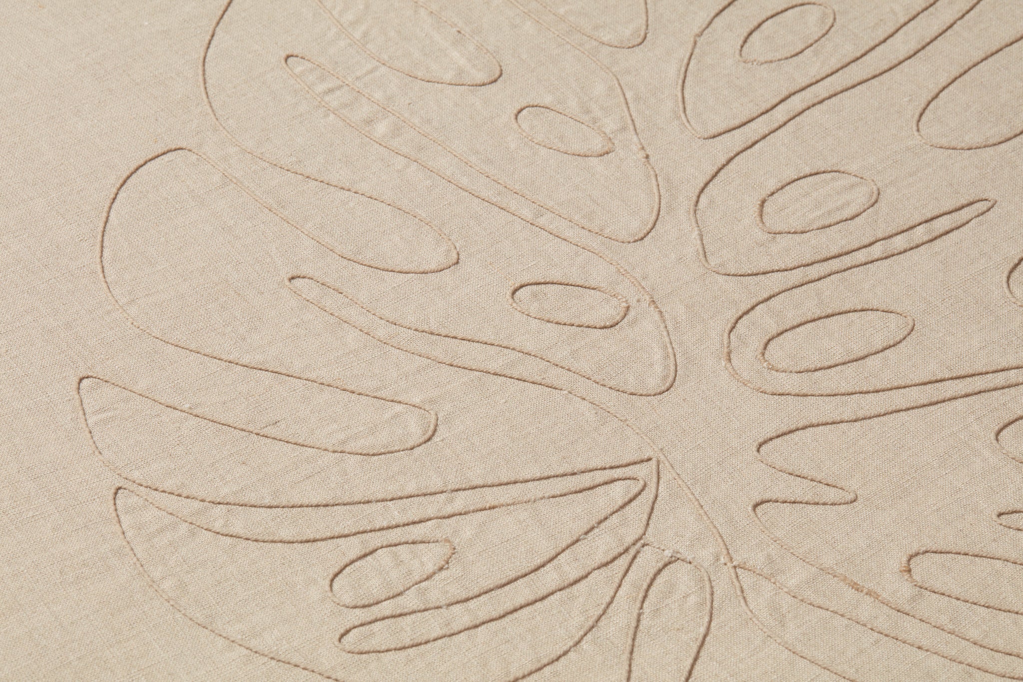 Side view of the Monstera Natural / Beige artwork.
