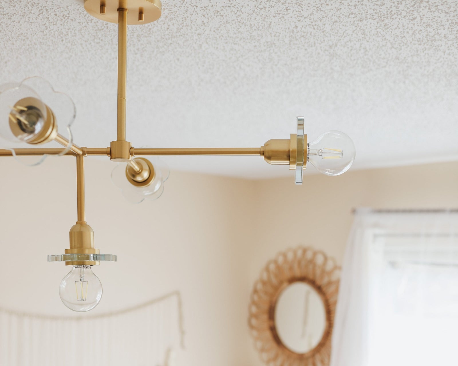 Alexa Chandelier 27.5"