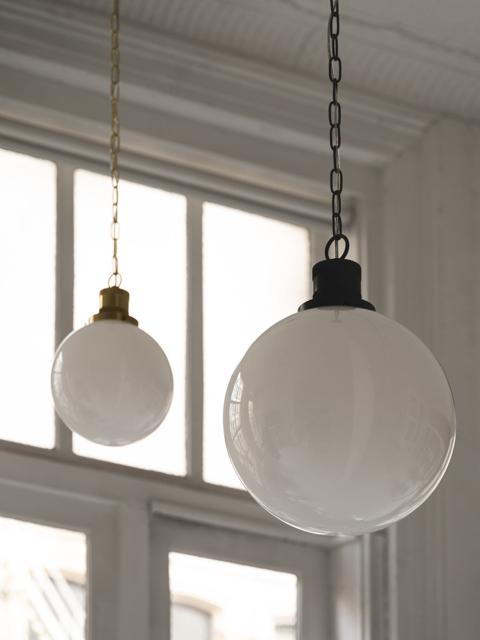 Beverly Pendant 10" - Lifestyle [H770701S-AGB]
