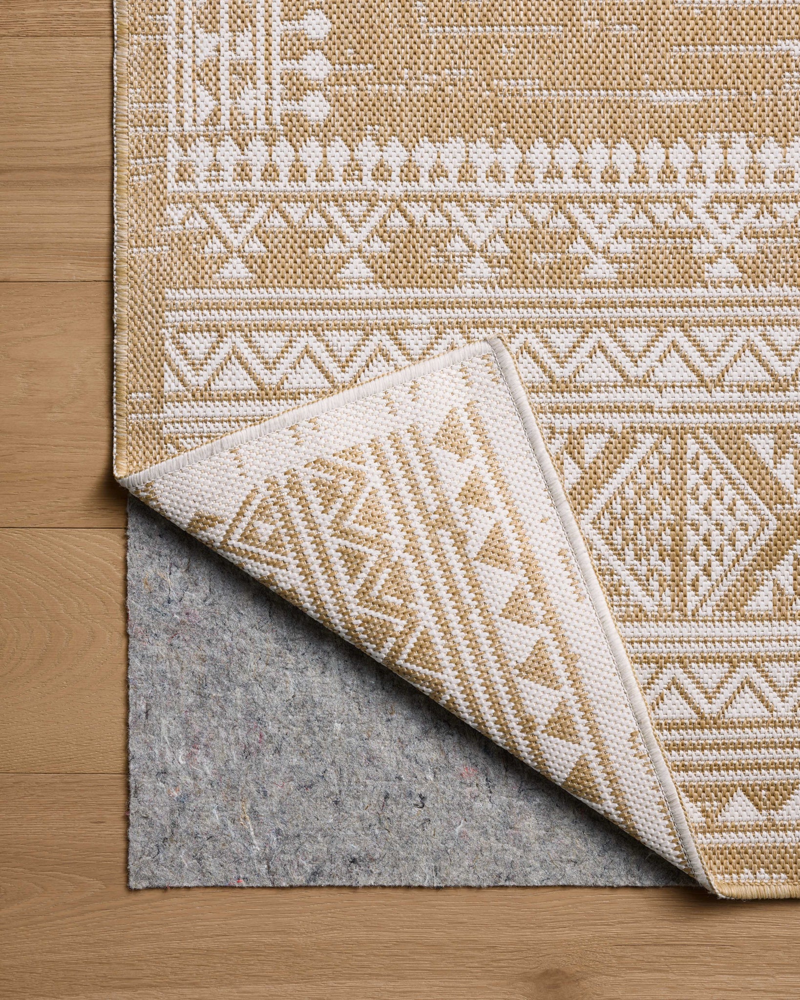 Easton Ivory / Wheat shown from a different angle to reveal its pattern.