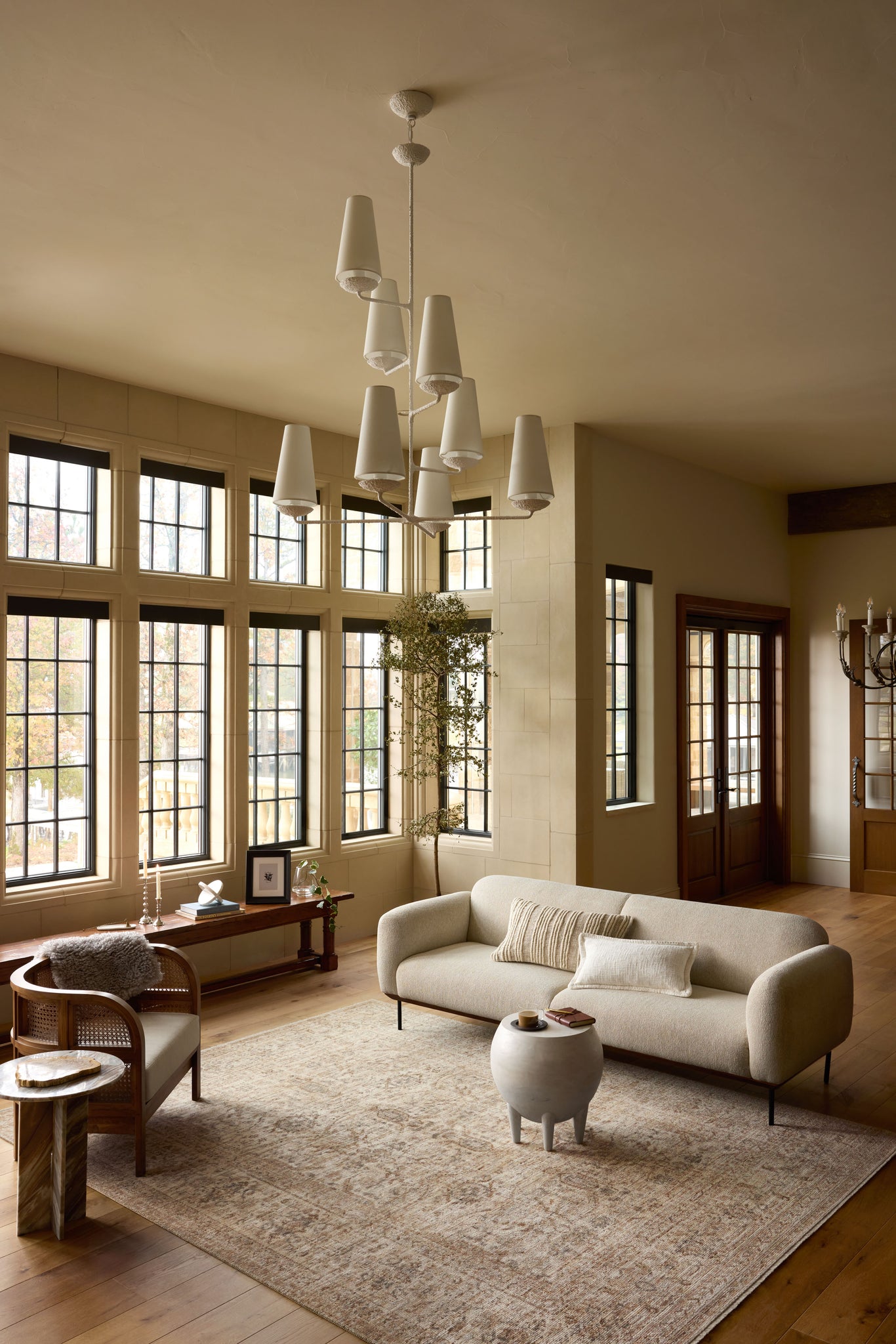 Heritage Ivory / Natural shown from another angle.
