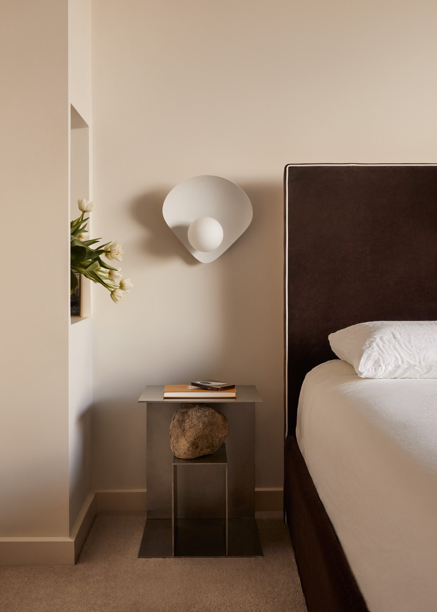 Leni Wall Sconce - Lifestyle [H697101-TWH]