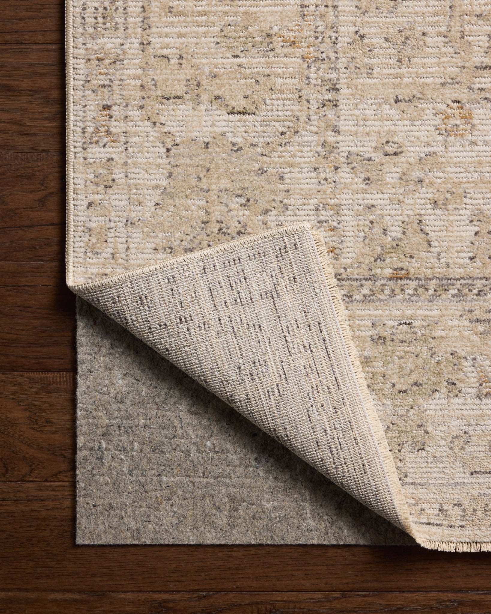 Milena Ivory / Sand shown from another angle.