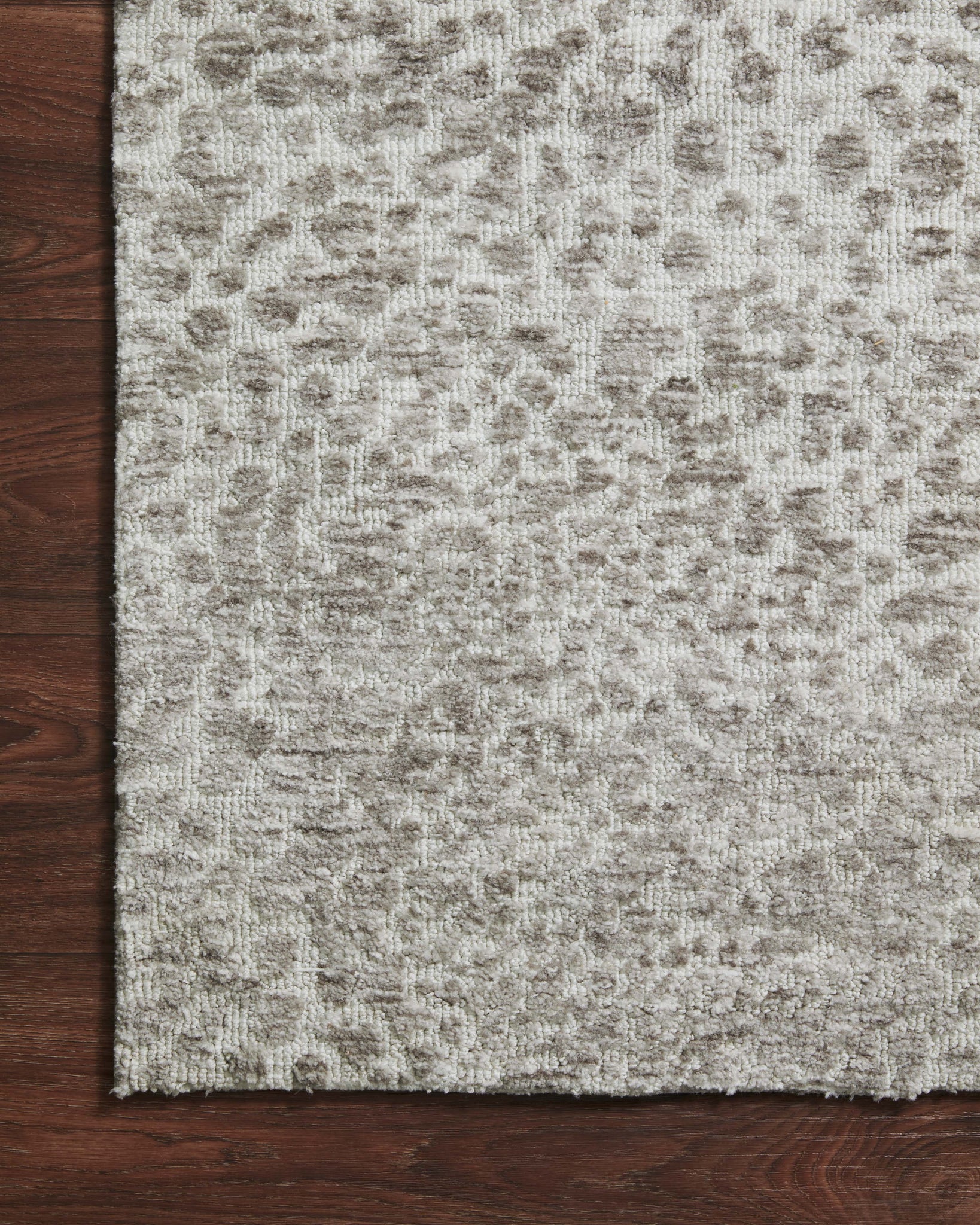 Neda Silver / Ivory shown from a different angle to reveal its pattern.