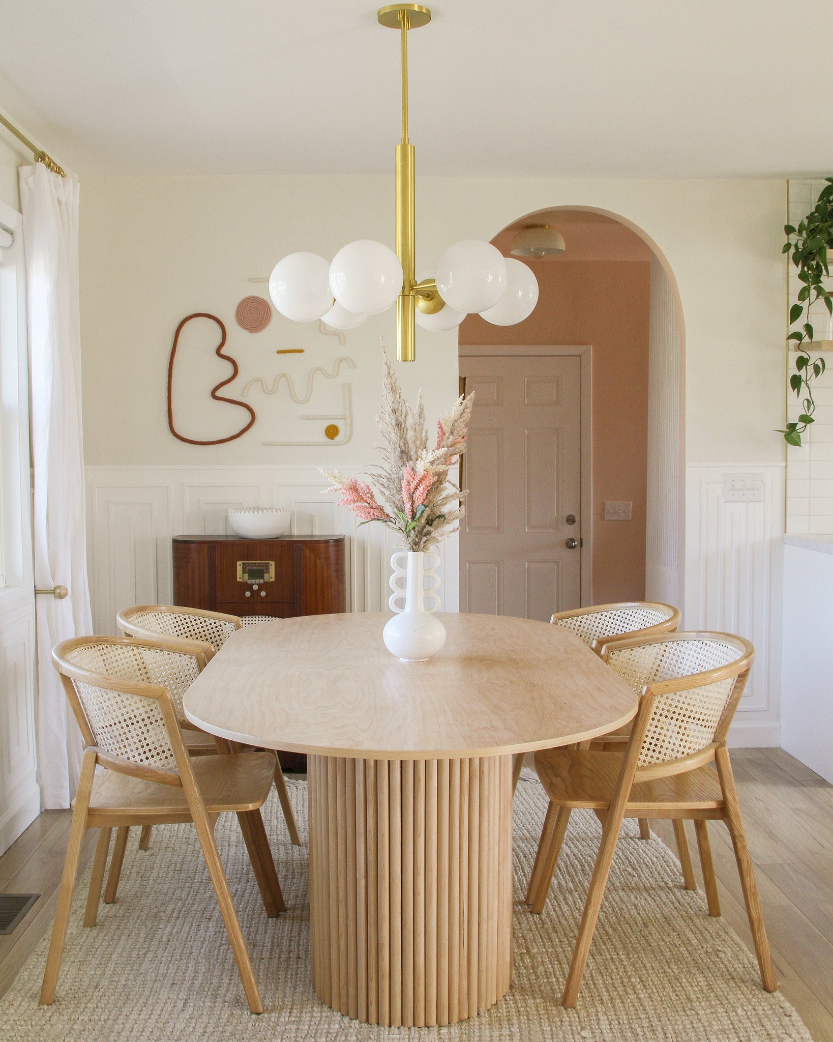 Stella Chandelier 28" - Lifestyle [H105806-AGB]